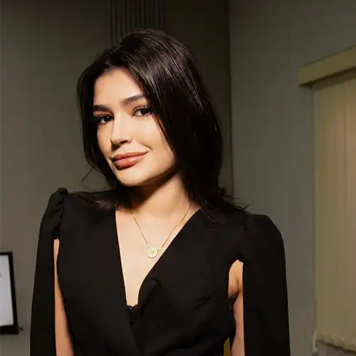 Dra. Juliane Oliveira. Foto de perfil